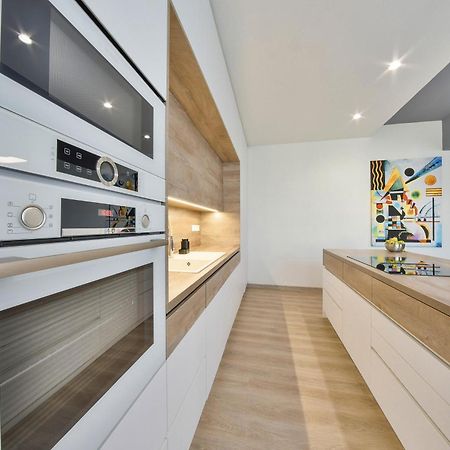 Chalupku - Luxurious Apartment 70M2 In Direct Centrum With Parking Included, Air-Conditioned, Balcony, Quiet Sleep, Best In Town Банська Бистриця Екстер'єр фото