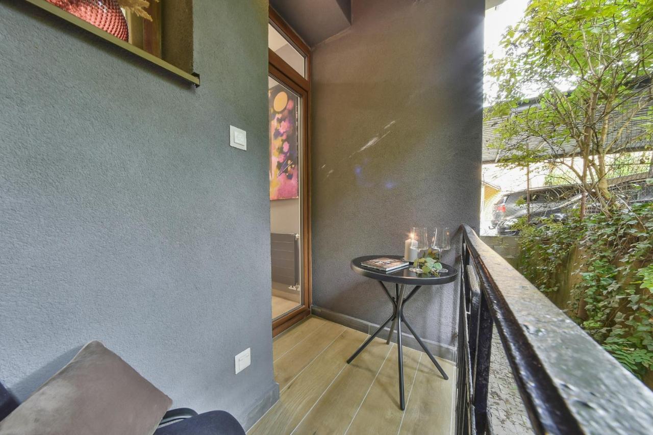 Chalupku - Luxurious Apartment 70M2 In Direct Centrum With Parking Included, Air-Conditioned, Balcony, Quiet Sleep, Best In Town Банська Бистриця Екстер'єр фото