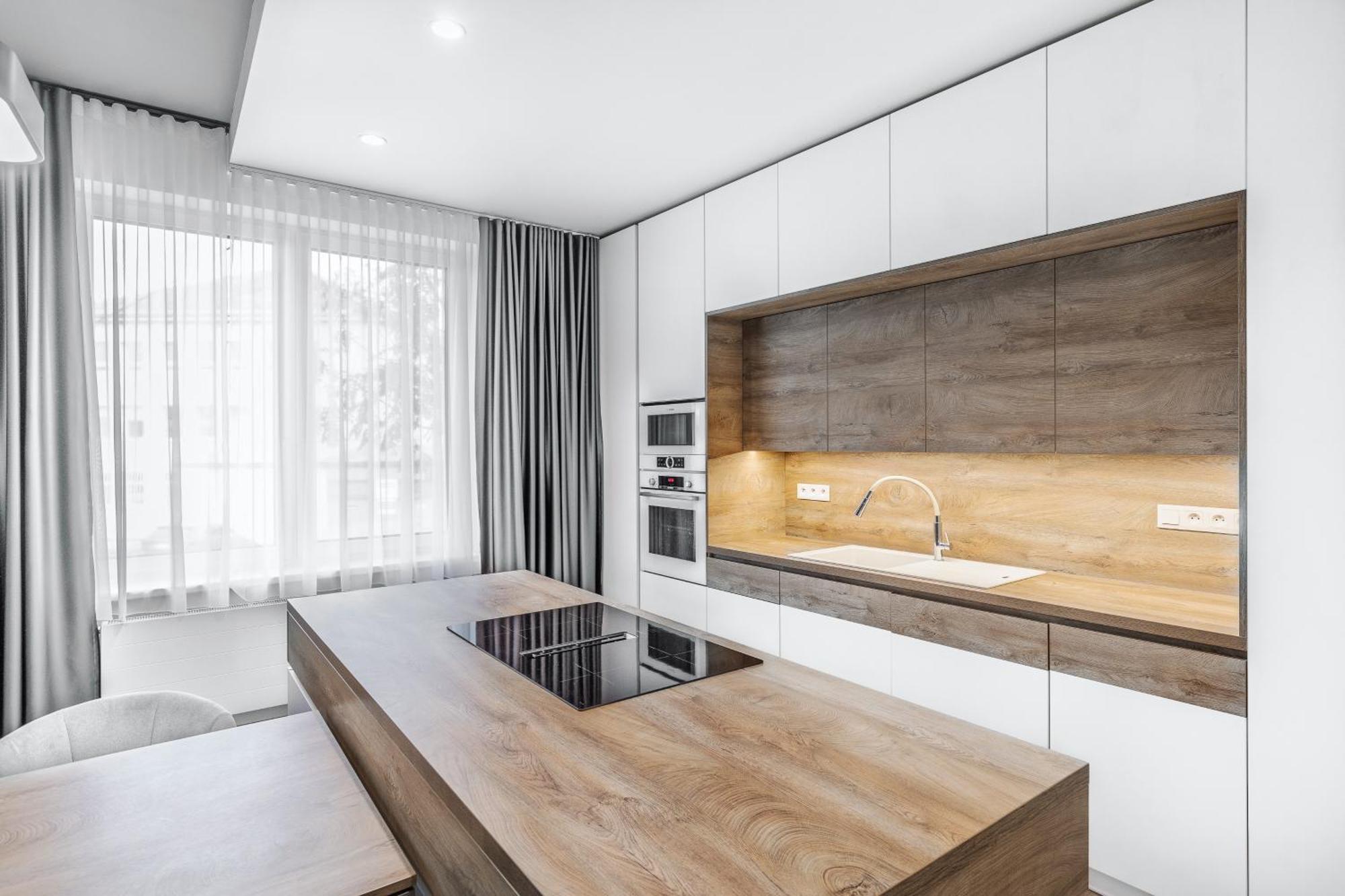 Chalupku - Luxurious Apartment 70M2 In Direct Centrum With Parking Included, Air-Conditioned, Balcony, Quiet Sleep, Best In Town Банська Бистриця Екстер'єр фото