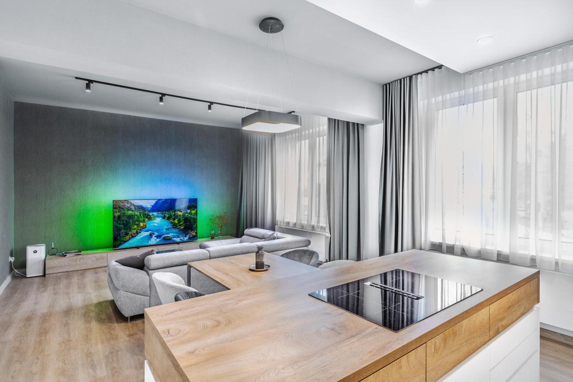 Chalupku - Luxurious Apartment 70M2 In Direct Centrum With Parking Included, Air-Conditioned, Balcony, Quiet Sleep, Best In Town Банська Бистриця Екстер'єр фото